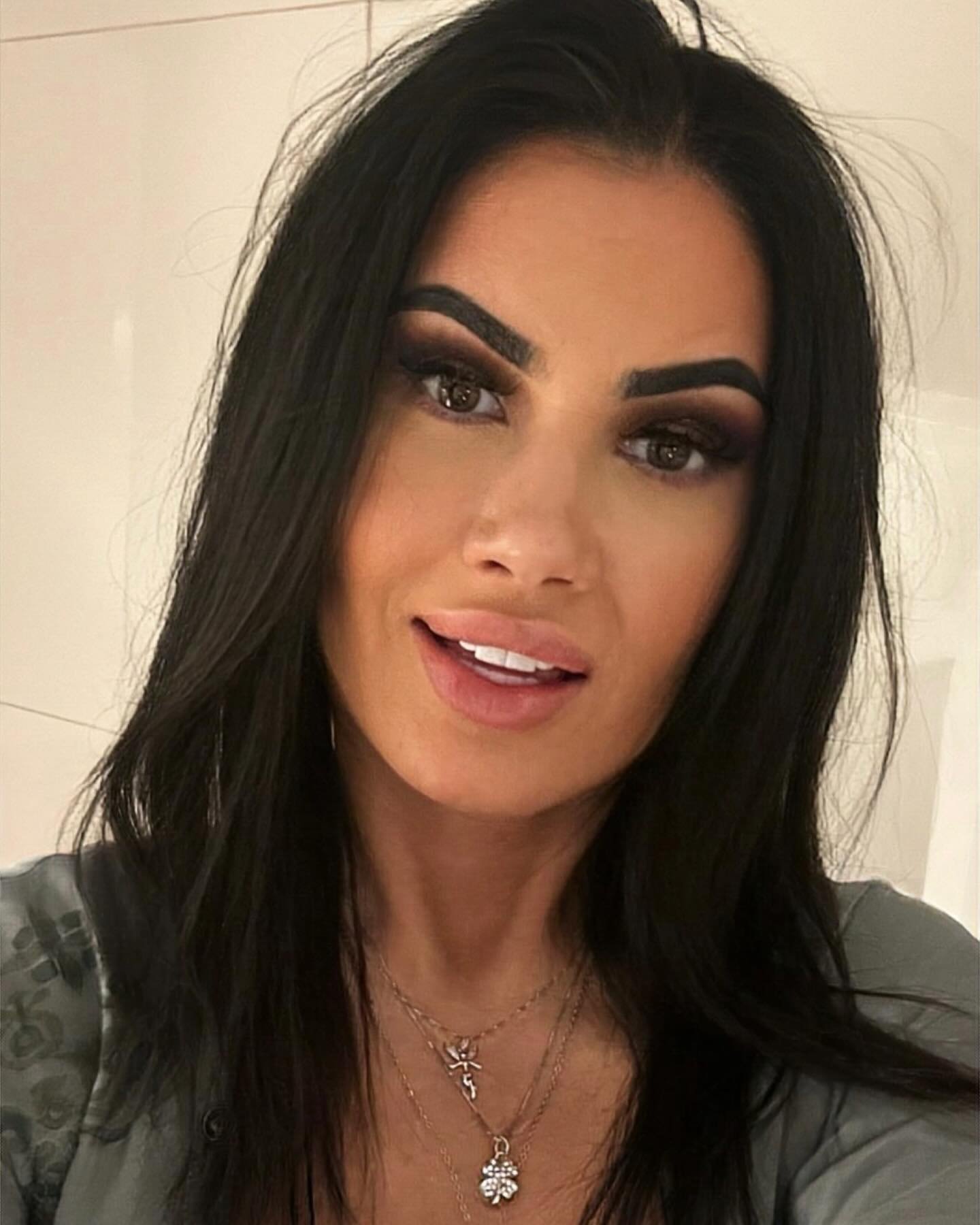 Oana Zăvoranu își lansează o nouă afacere: „Las în spate jaful săvârșit asupra averii mele și a familie mele”